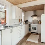 2 Bedroom Awesome In *
