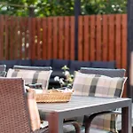 2 Bedroom Awesome In *