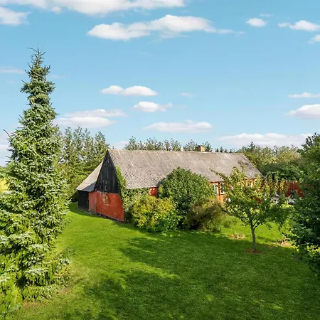 2 Bedroom Awesome In Semesterbostad *