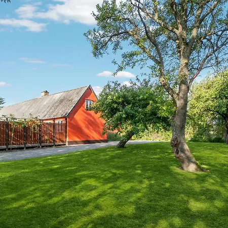 2 Bedroom Awesome In Semesterbostad *
